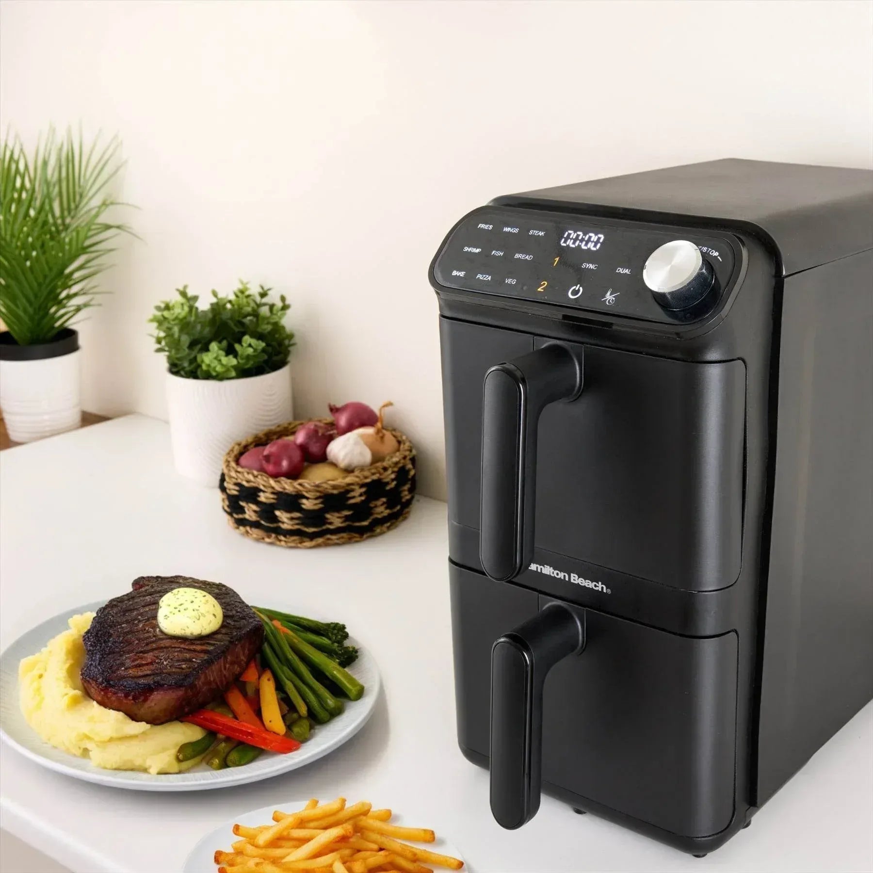 Hamilton Beach XXL Dual Stack 11L Air Fryer - Cooking Food